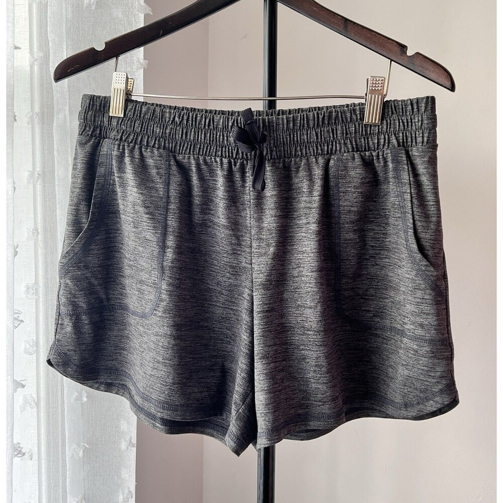 Women’s St. John’s Bay Medium Heather Gray Sweat Shorts Pockets Drawstring ￼